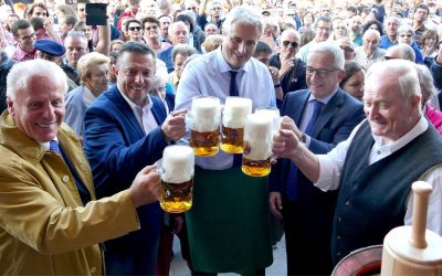 Inaugurata la terza edizione dell’Oktoberfest Cuneo: questa sera i fuochi d’artificio